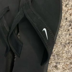 Nike youth flip flops